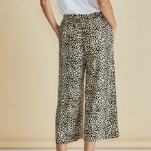 Load image into Gallery viewer, Crystal Crop Jogger in Cheetah