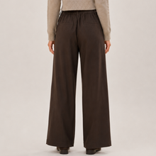 Load image into Gallery viewer, Lucy Pleated Pant in Black