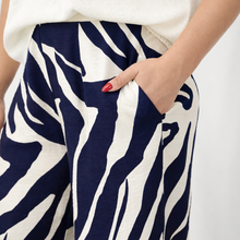 Load image into Gallery viewer, Rhianna Printed Pant in Navy