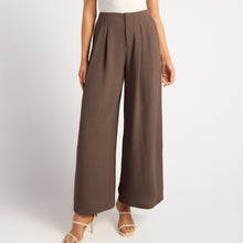Load image into Gallery viewer, Delaney Pleat Pant in Chocolate
