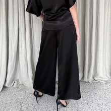 Load image into Gallery viewer, Kendall Satin Pant in Black
