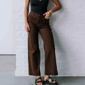 Lizzie Straight Leg Jean in Chocolate