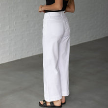 Load image into Gallery viewer, Lizzie Straight Leg Jean in White
