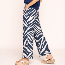 Load image into Gallery viewer, Rhianna Printed Pant in Navy
