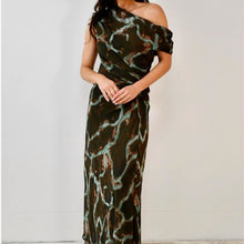 Load image into Gallery viewer, Sharryn Cocktail Dress in Green
