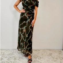Load image into Gallery viewer, Sharryn Cocktail Dress in Green
